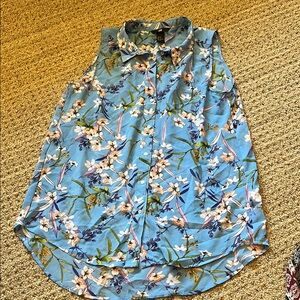 Blue Sleeveless Blouse with Collar